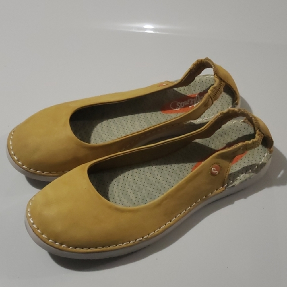 Softinos Yellow Leather Sling Back Sandals Sz 7